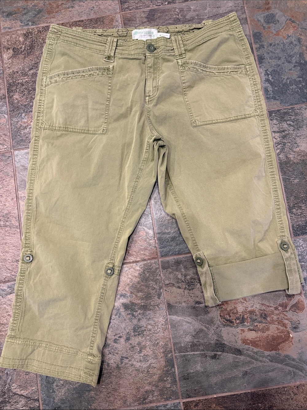 Aventura Olive Green Cargo Crop Pants